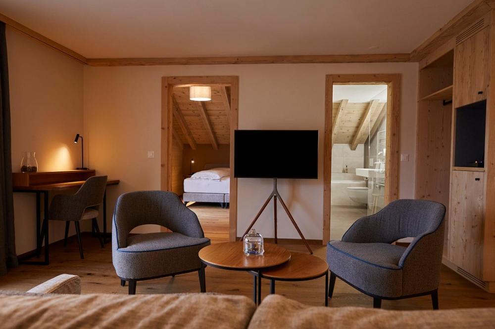 Hotel Alpenland Gstaad Buitenkant foto